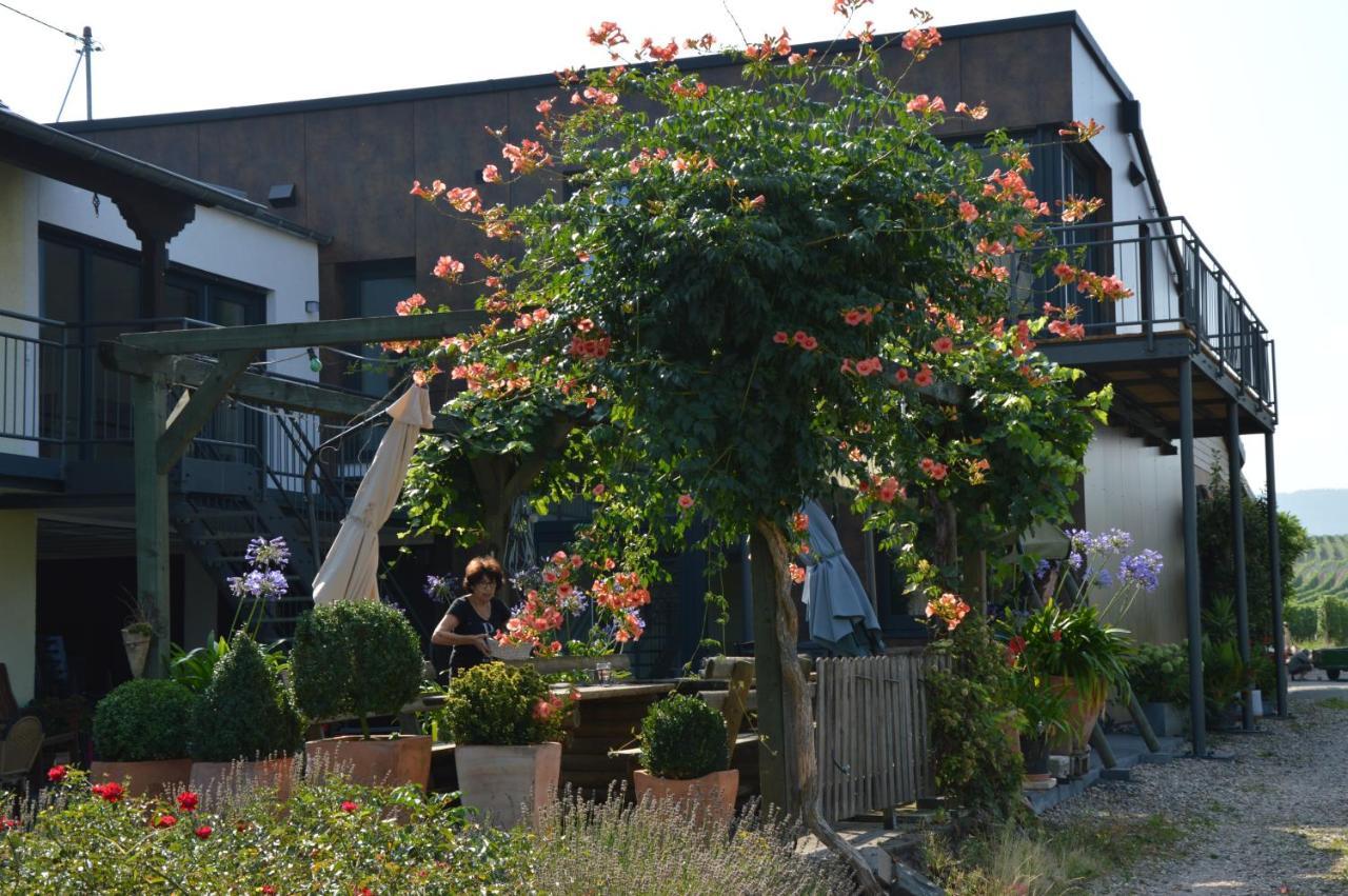 Wein&Gästehaus Porten-Becker Köwerich Exterior foto